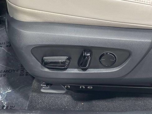 Used 2025 Lexus RX 350 Premium w/ Accessory Package AWD/4WD image 18