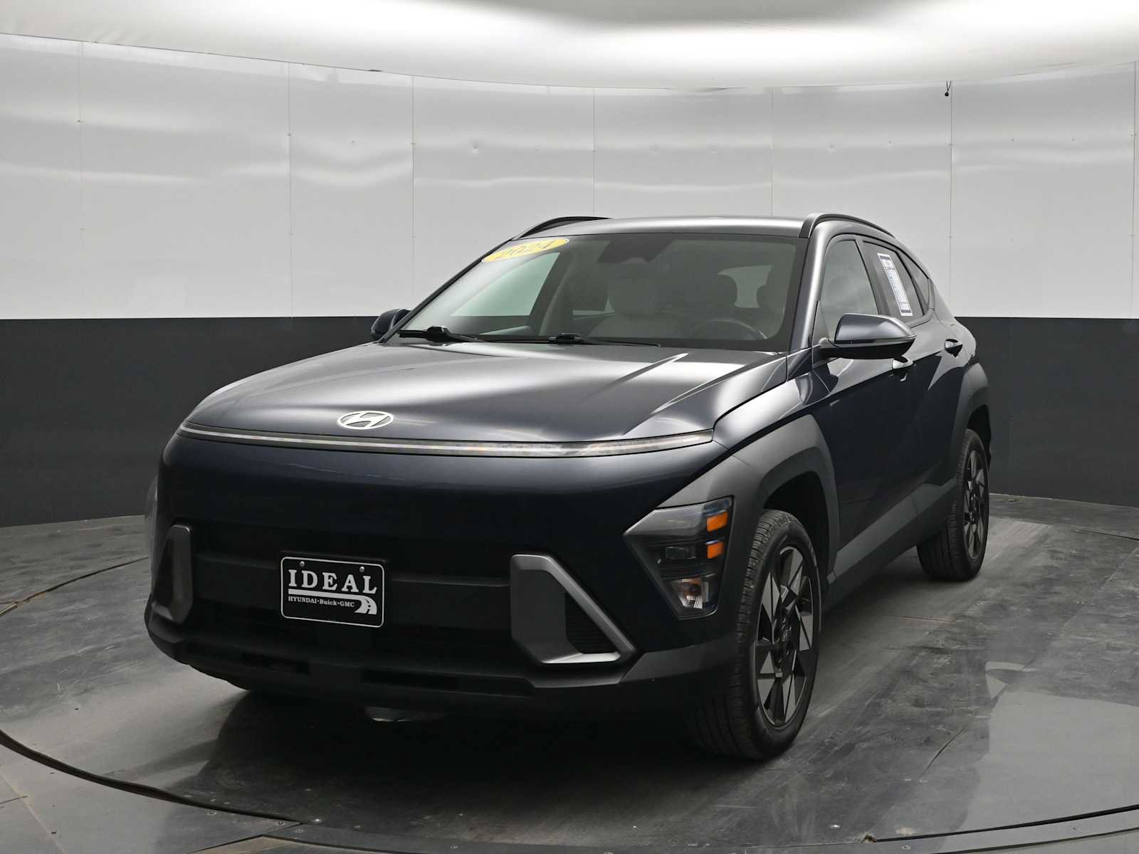 Used 2024 Hyundai Kona SEL AWD/4WD image 3