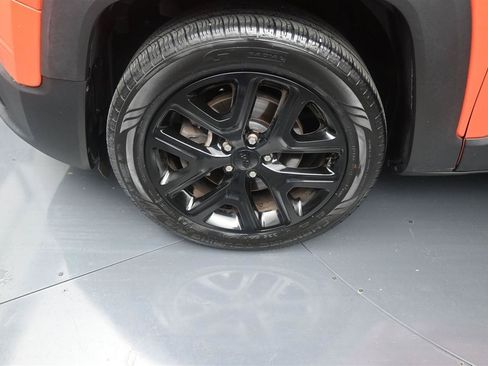 Used 2018 Jeep Renegade Altitude w/ Cold Weather Group FWD image 16