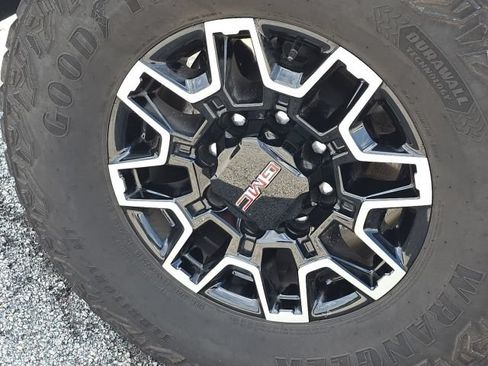 Used 2026 GMC Sierra 2500 AT4X AWD/4WD image 12