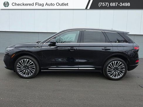 Used 2022 Lincoln Corsair AWD w/ Premium Package image 3