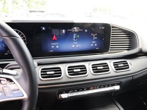Used 2025 Mercedes-Benz GLE 450e 4MATIC image 17