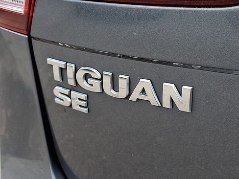 Used 2019 Volkswagen Tiguan SE w/ Panoramic Sunroof Package AWD/4WD image 29