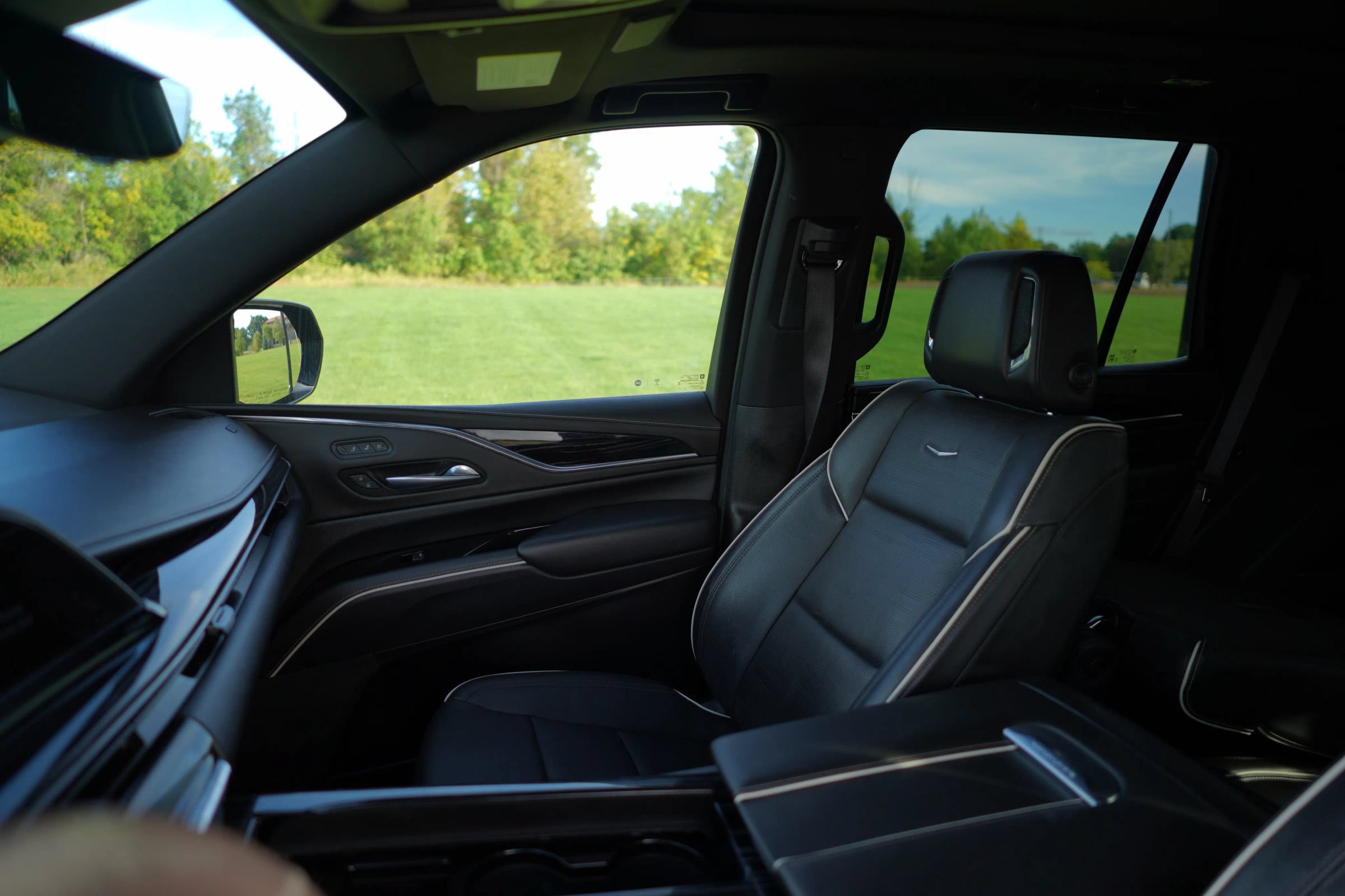 Used 2023 Cadillac Escalade Sport w/ Touring Package AWD/4WD image 10