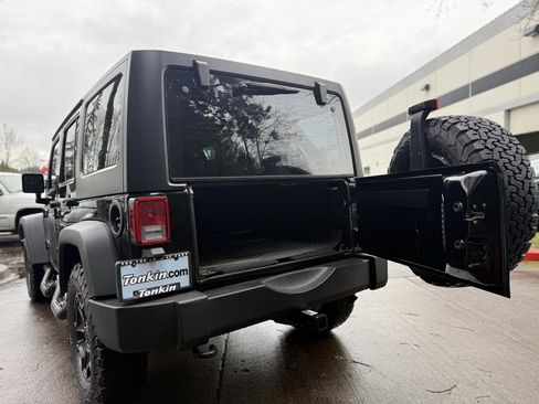 Used 2016 Jeep Wrangler Unlimited Sport w/ Connectivity Group image 18