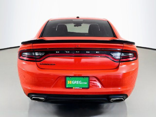 Used 2018 Dodge Charger SXT w/ Blacktop Package RWD image 8