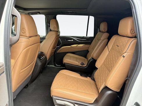 Used 2022 Cadillac Escalade ESV Sport w/ Touring Package AWD/4WD image 26