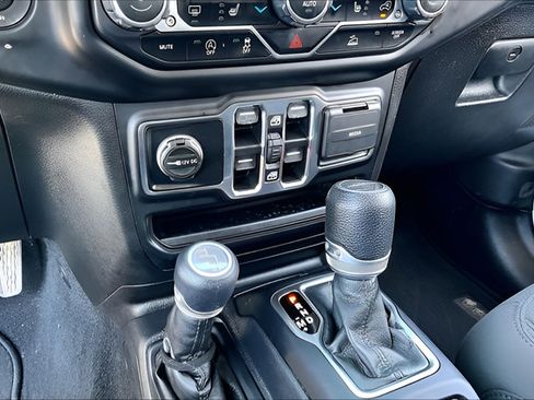 Used 2021 Jeep Gladiator Sport AWD/4WD image 24