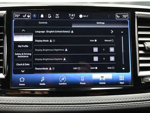 Certified 2022 Chrysler Pacifica Touring-L AWD/4WD image 40