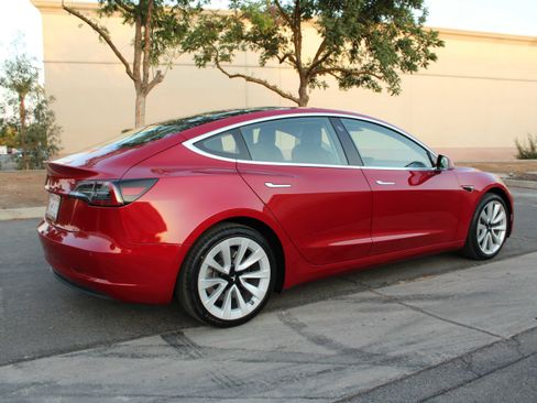 Used 2018 Tesla Model 3 Long Range image 11
