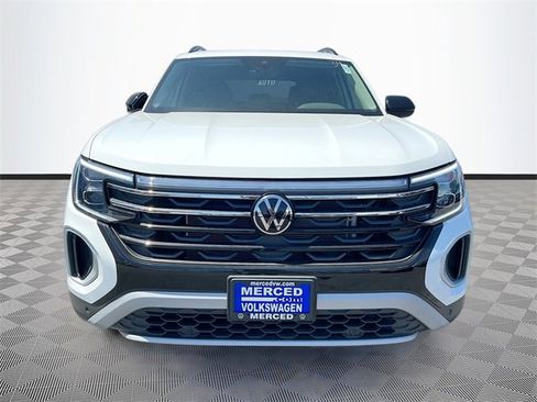 New 2024 Volkswagen Atlas Peak Edition SE image 2