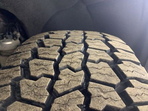 Used 2019 GMC Sierra 1500 SLE w/ SLE Value Package image 32