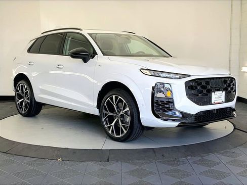 New 2026 Audi Q3 quattro 2.0T AWD/4WD image 4