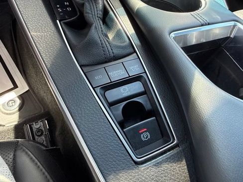 Used 2022 Toyota Avalon Touring FWD image 15