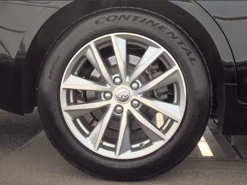 Used 2017 INFINITI Q50 3.0t Premium AWD/4WD image 10