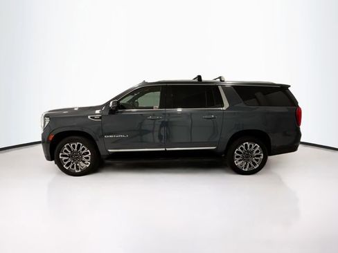 Used 2021 GMC Yukon XL Denali image 4