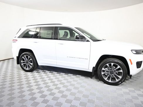 New 2025 Jeep Grand Cherokee Overland w/ Adv Protech Group III image 8