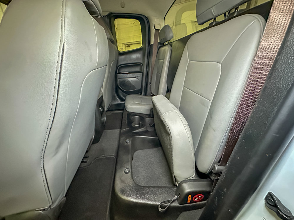 Used 2022 Chevrolet Colorado W/T AWD/4WD image 23