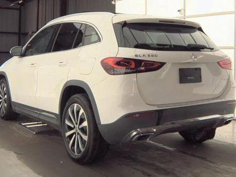 Used 2021 Mercedes-Benz GLA 250 4MATIC w/ Premium Package image 4