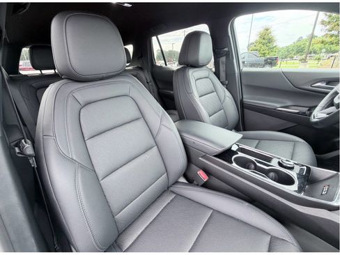 Used 2026 Chevrolet Equinox LT w/ Convenience Package II FWD image 24