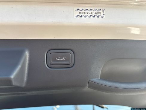 Certified 2024 Hyundai Kona Limited AWD/4WD image 17