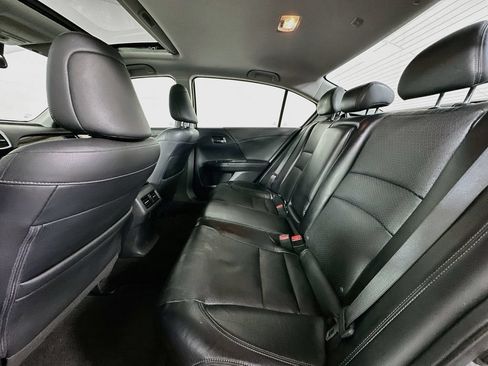 Used 2016 Honda Accord Touring image 4