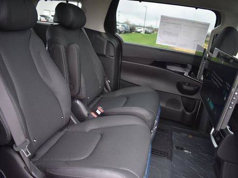 New 2026 Kia Carnival SX Prestige FWD image 18