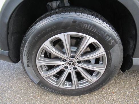 Used 2023 Mercedes-Benz GLC 300 image 8