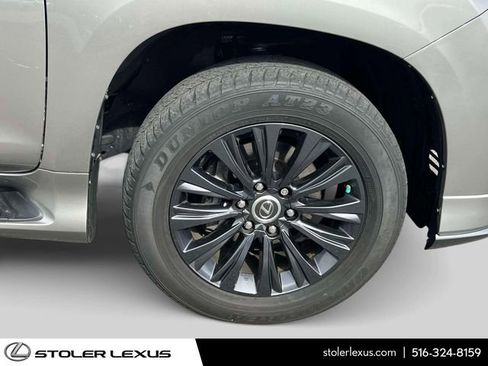 Used 2023 Lexus GX 460 Luxury w/ Sport Design Package AWD/4WD image 9