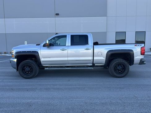 Used 2019 Chevrolet Silverado 3500 LTZ image 34