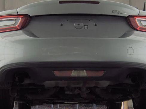 Used 2018 FIAT 124 Spider Classica RWD image 4