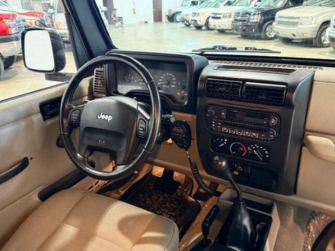 Used 2006 Jeep Wrangler Unlimited Rubicon AWD/4WD image 18