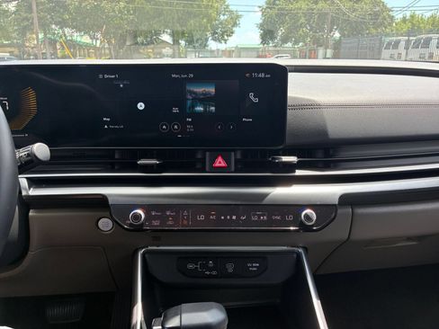 Used 2026 Kia Carnival FWD image 14