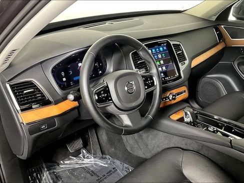 Used 2024 Volvo XC90 B6 Plus image 13