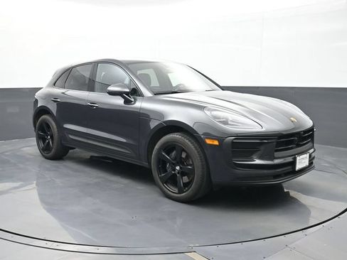 Certified 2023 Porsche Macan AWD/4WD image 25