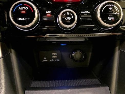 Used 2023 Subaru Forester Premium image 33