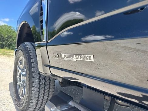 Used 2025 Ford F250 Lariat AWD/4WD image 12