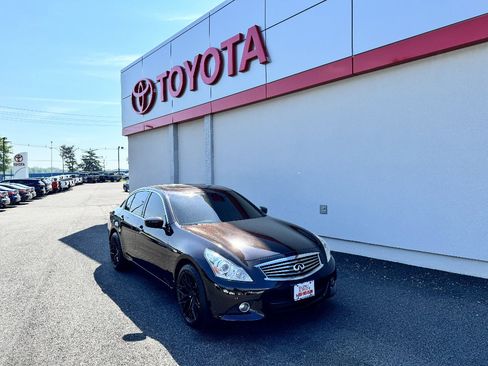 Used 2013 INFINITI G37 x Sedan w/ Premium Pkg AWD/4WD image 1