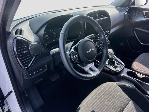 Certified 2024 Kia Soul EX FWD image 9
