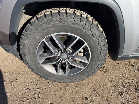 Used 2017 Jeep Grand Cherokee Limited w/ Trailer Tow Group IV image 11