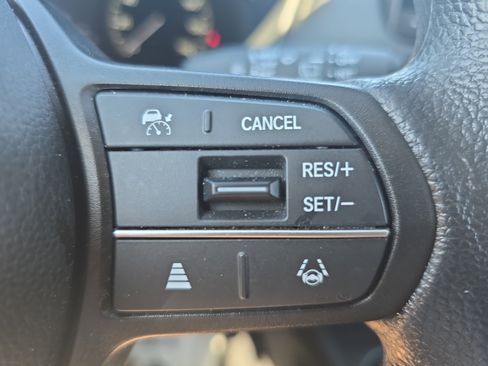 Used 2024 Honda HR-V LX image 17