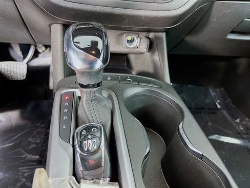 Used 2025 Buick Envista Preferred image 23