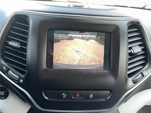 Used 2020 Jeep Cherokee Latitude Lux w/ Comfort/Convenience Group image 29