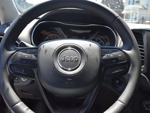 Used 2022 Jeep Cherokee Trailhawk image 13