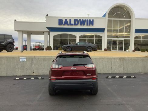 Used 2019 Jeep Cherokee Latitude Plus image 6