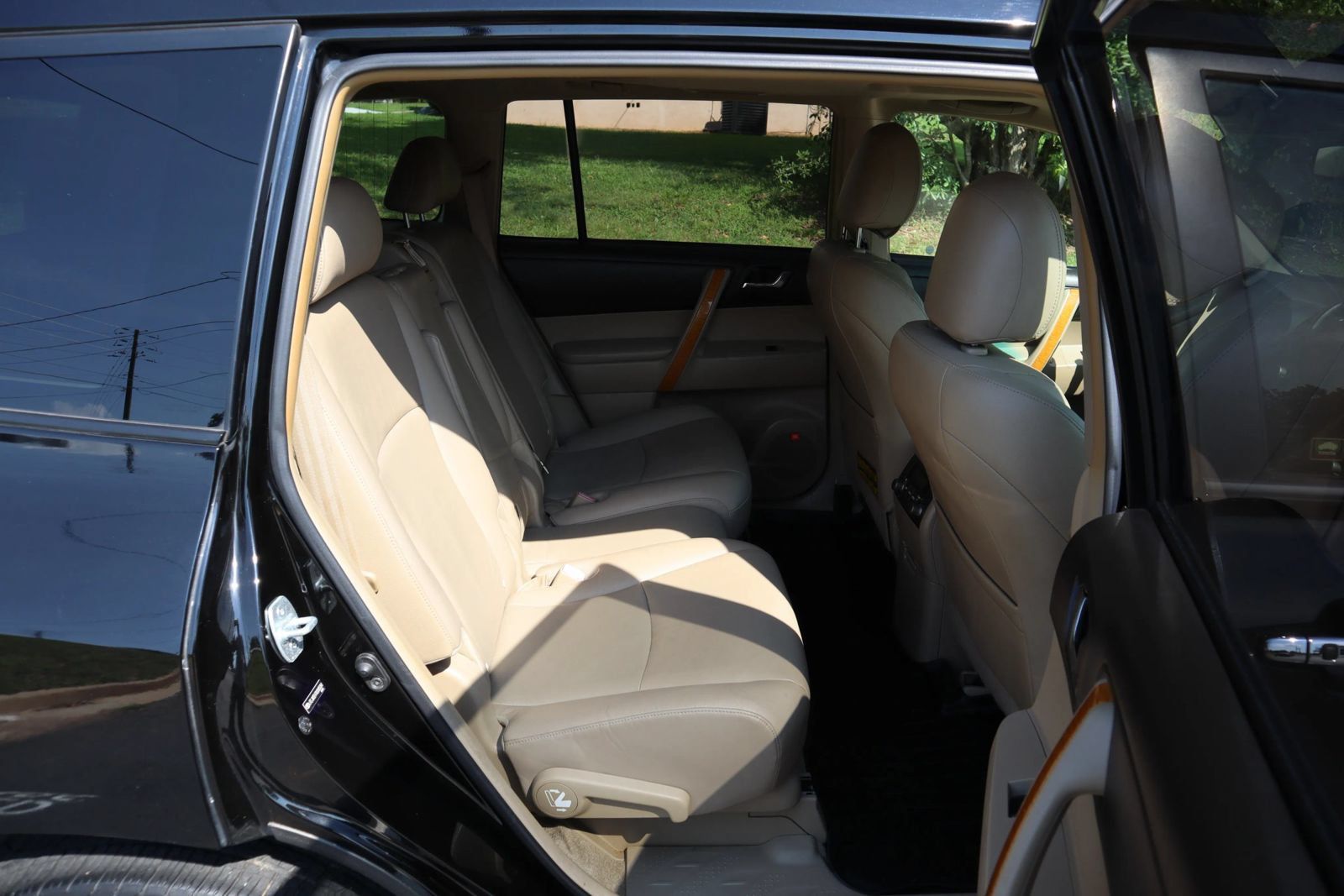 Used 2010 Toyota Highlander Limited AWD/4WD image 21