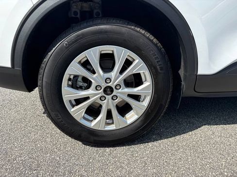 Certified 2025 Ford Escape Active FWD image 9