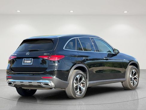 Used 2025 Mercedes-Benz GLC 350e 4MATIC image 5