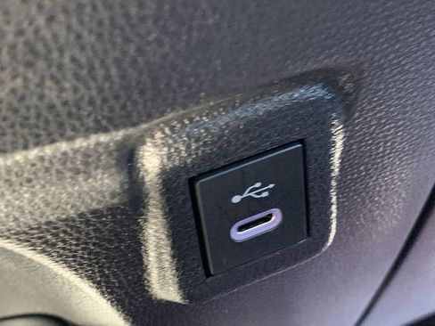 Used 2025 Toyota Corolla LE FWD image 27