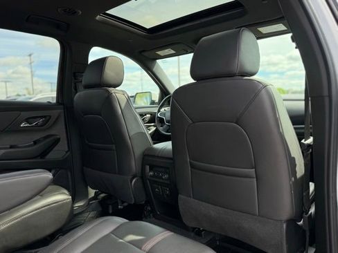 Used 2023 Chevrolet Traverse RS w/ LPO, Floor Liner Package AWD/4WD image 22